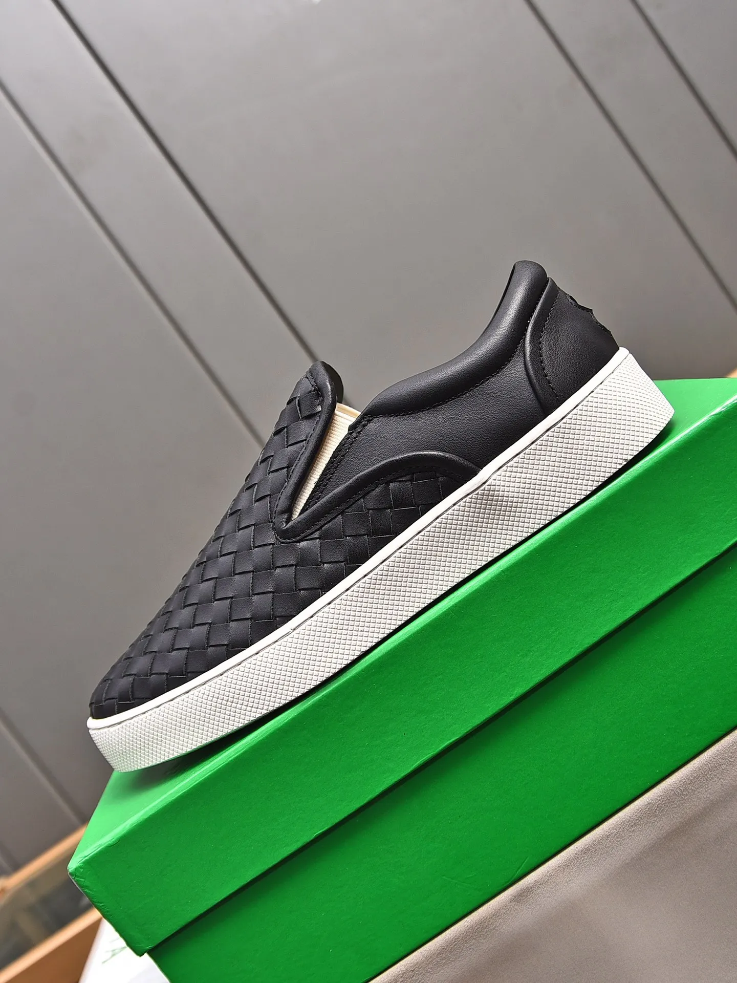 Men's shoes 💰480 [Sleeves series] BOTTEG* VENET* - high-end boutique Size: 38-44 (45 customized) BV new product, first-layer cowhide artificially woven classic style harmoniously blends with contemporary fashion temperament, rubber soles are light and flexible, water-dyed sheepskin pads! [Taobao, Tmall, and live streaming are the first choices]
